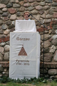 Jana Hinkel, Bürgermeisterin von Garzau-Garzin