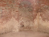 Hauptsaal mit Nische und alten Putzresten (Aufnahme 2009)